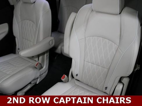 Used 2023 Buick Enclave Avenir w/ Avenir Technology Package image 20