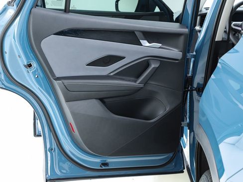 New 2026 Volkswagen Tiguan SE image 17