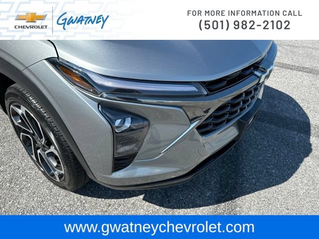 Used 2024 Chevrolet Trax RS w/ Sunroof Package FWD image 13