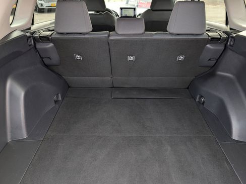 Used 2025 Toyota RAV4 XLE AWD/4WD image 18