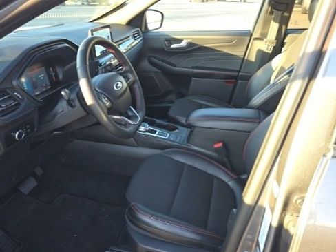 Used 2025 Ford Escape ST-Line image 9