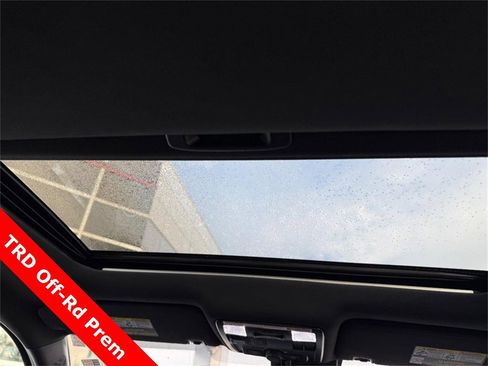 Used 2021 Toyota Tacoma TRD Off-Road image 15