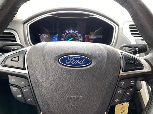 Used 2016 Ford Fusion SE image 14