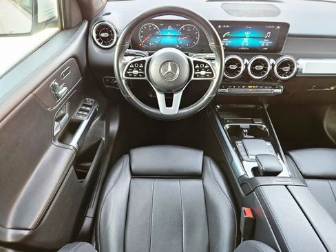 Certified 2021 Mercedes-Benz GLB 250 4MATIC image 11