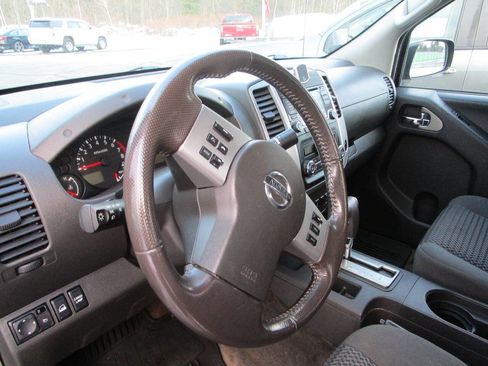 Used 2018 Nissan Frontier SV w/ Value Truck Package image 9