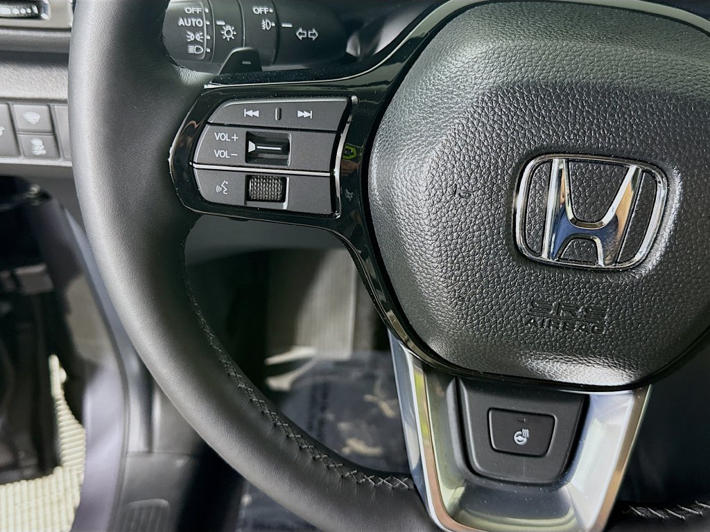 Used 2025 Honda Pilot Elite image 23