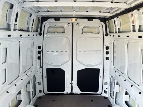 Used 2025 Mercedes-Benz Sprinter 2500 image 11