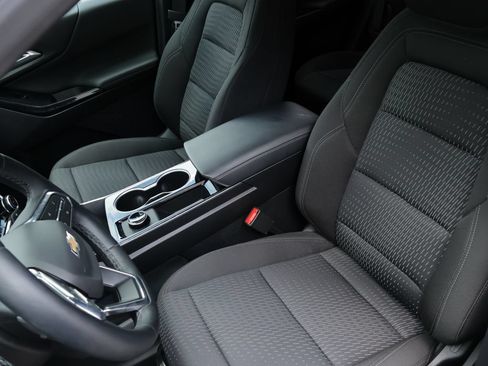 Used 2026 Chevrolet Equinox LT FWD image 38