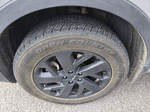 Used 2022 Kia Sorento S AWD/4WD image 12