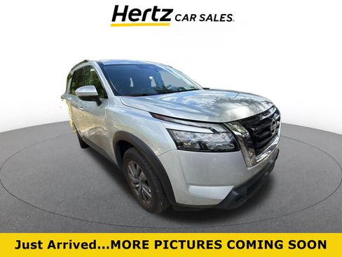 Used 2025 Nissan Pathfinder SV image 1