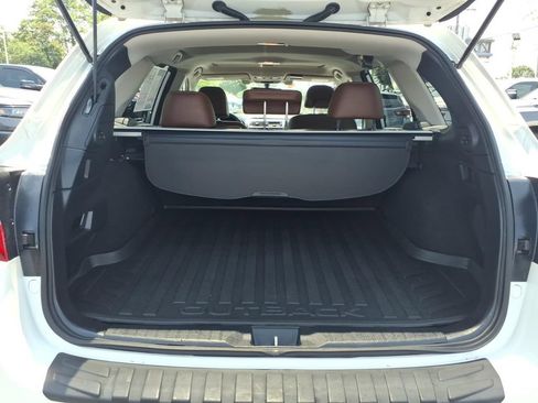 Used 2017 Subaru Outback 2.5i Touring AWD/4WD image 18
