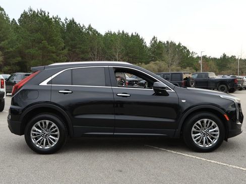 Used 2024 Cadillac XT4 Premium Luxury image 4