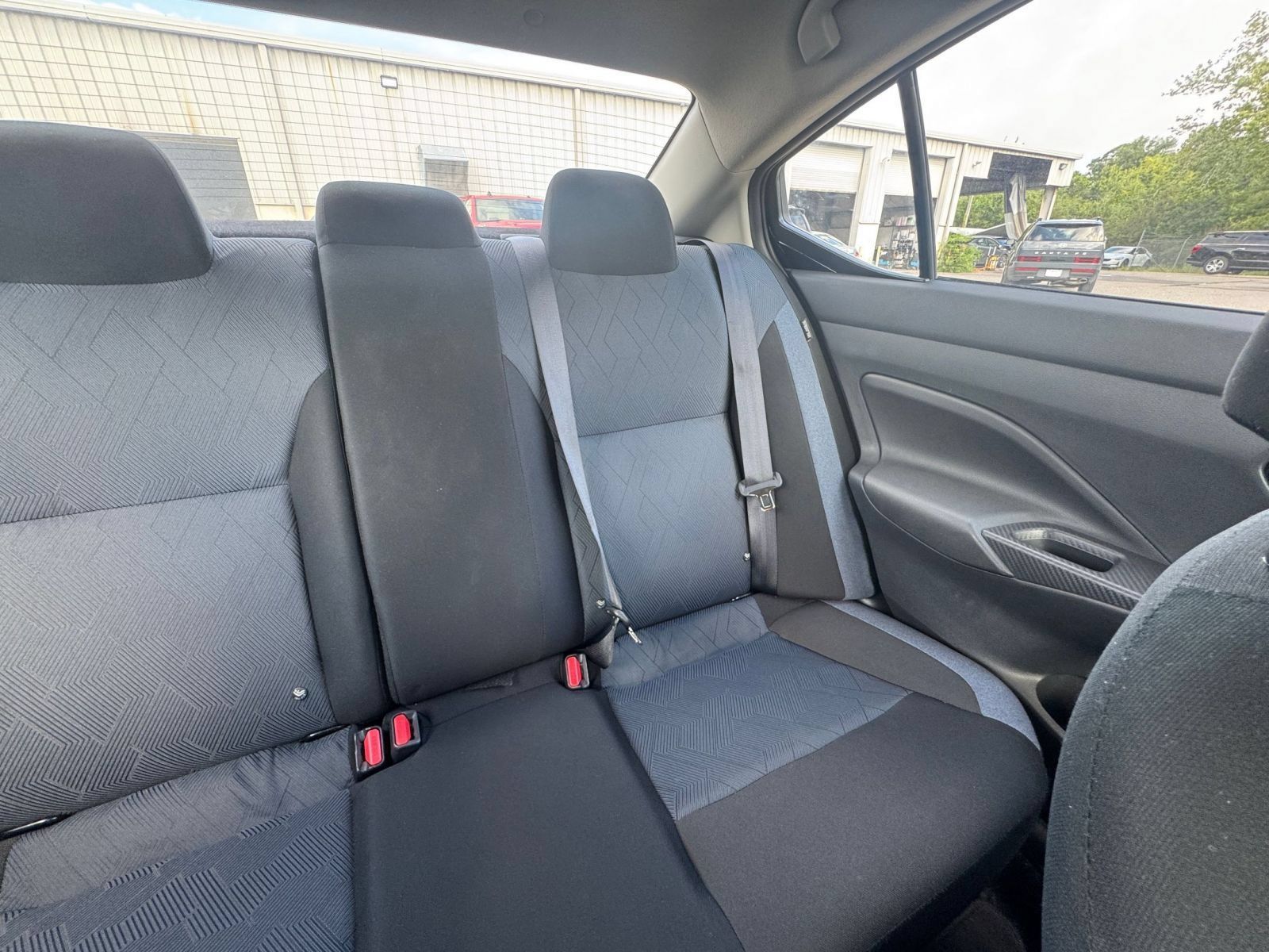 Used 2025 Nissan Versa SV FWD image 34