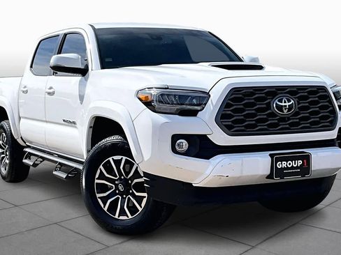 Used 2023 Toyota Tacoma TRD Sport w/ Technology Package image 3