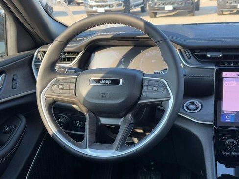 New 2025 Jeep Grand Cherokee L Limited w/ Luxury Tech Group II AWD/4WD image 8