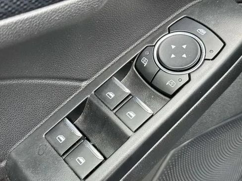 Used 2025 Ford Escape ST-Line FWD image 30