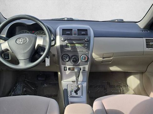 Used 2011 Toyota Corolla LE image 17