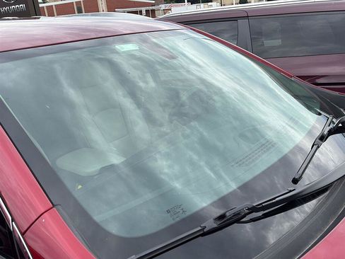 Used 2021 Buick Enclave Essence AWD/4WD image 4