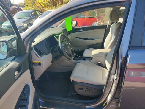 Used 2016 Hyundai Tucson SE w/ Option Group 02 image 12