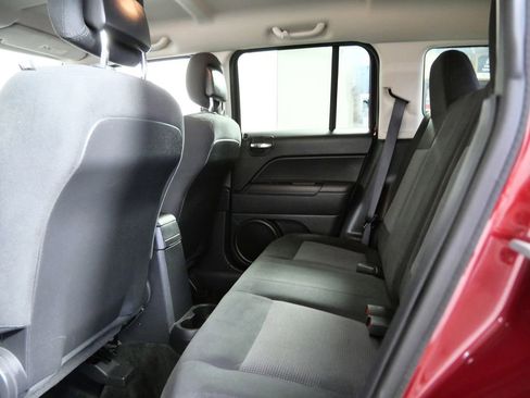 Used 2015 Jeep Patriot Latitude AWD/4WD image 15