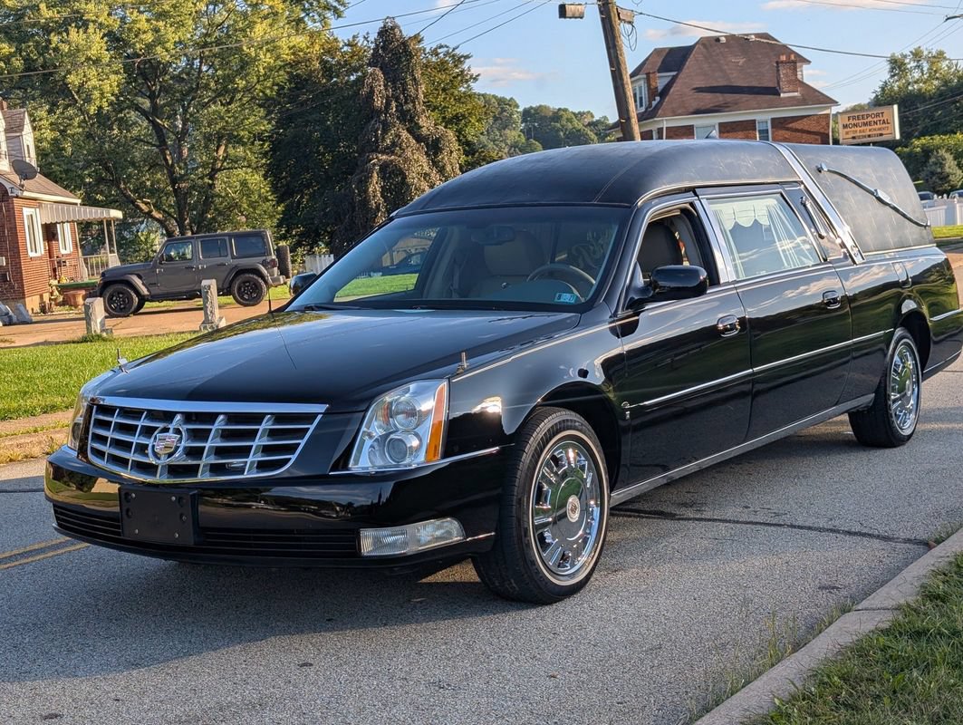 Used 2009 Cadillac DTS Hearse FWD image 10