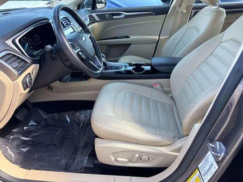 Used 2014 Ford Fusion SE w/ Equipment Group 502A image 11