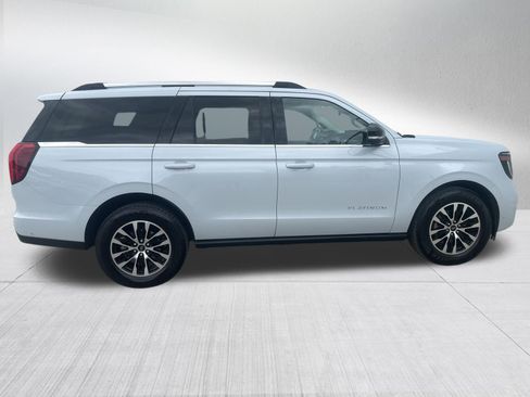 Used 2025 Ford Expedition Platinum AWD/4WD image 5