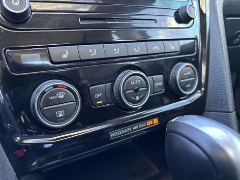 Used 2020 Volkswagen Passat 2.0T R-Line image 29