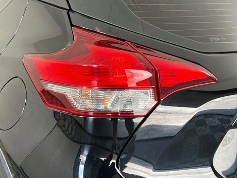Used 2020 Nissan Kicks SV FWD image 36