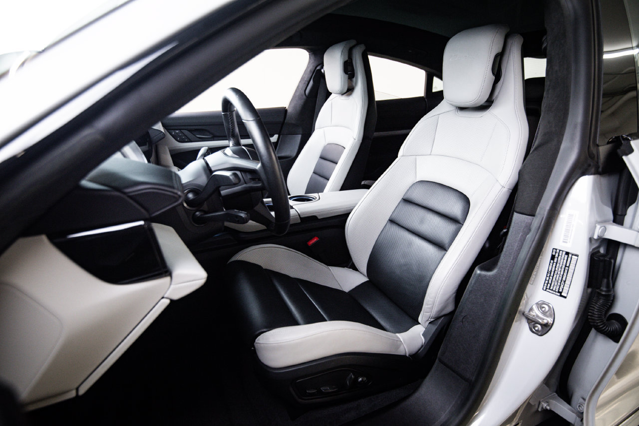Certified 2022 Porsche Taycan Turbo AWD/4WD image 5