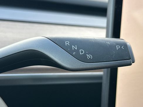 Used 2023 Tesla Model 3 Standard Range image 33