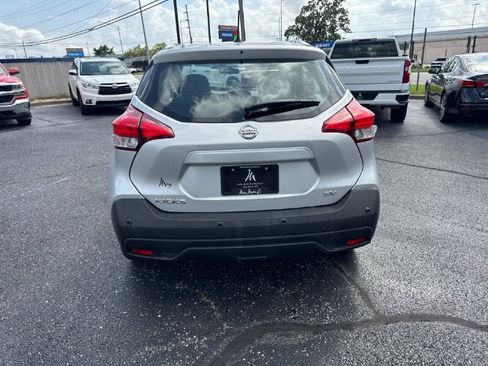 Used 2020 Nissan Kicks SV FWD image 3