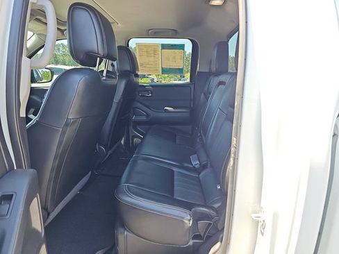 Used 2024 Nissan Frontier SL w/ Technology Package RWD image 18