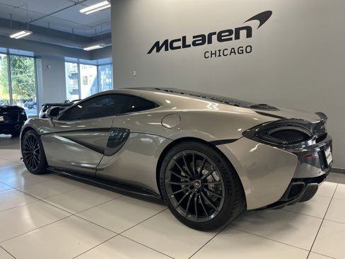 Used 2017 McLaren 570S image 7