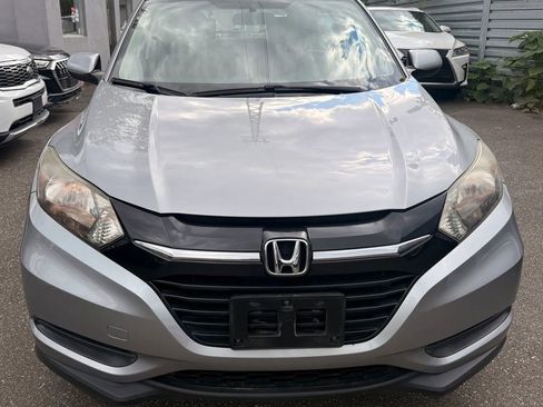 Used 2018 Honda HR-V LX image 2