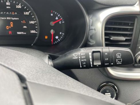 Used 2018 Kia Sorento SX image 35
