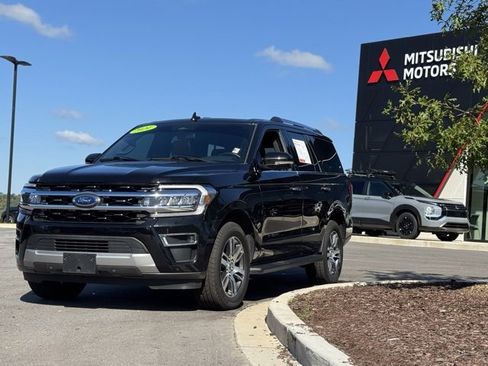 Used 2024 Ford Expedition Limited image 7