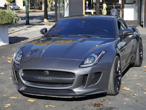 Used 2017 Jaguar F-TYPE Coupe image 3