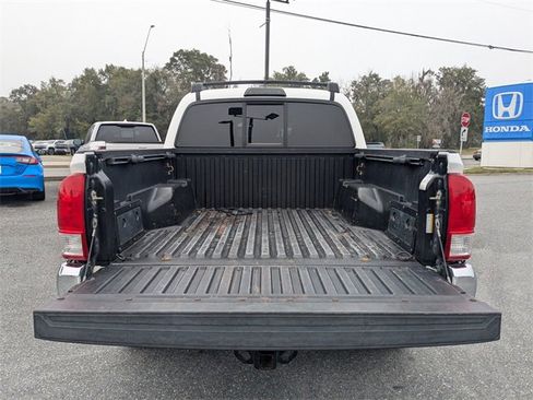 Used 2016 Toyota Tacoma SR5 image 12