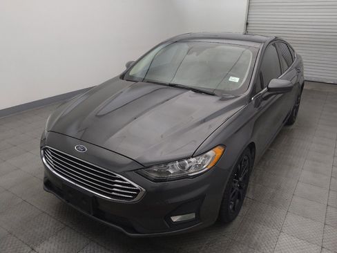 Used 2020 Ford Fusion SE w/ Equipment Group 151A FWD image 15