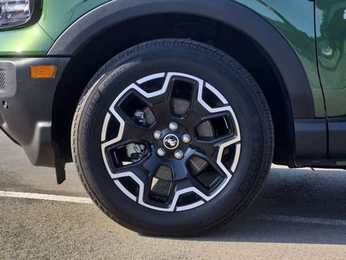Used 2025 Ford Bronco Sport Outer Banks w/ Outer Banks Tech Package+ AWD/4WD image 17
