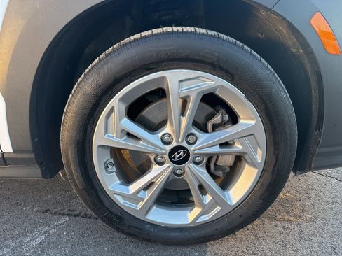 Used 2023 Hyundai Kona SEL image 9