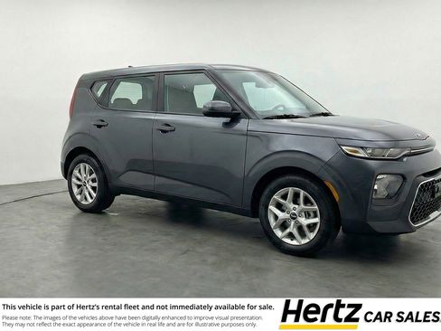 Used 2025 Kia Soul LX w/ LX Technology Package image 1