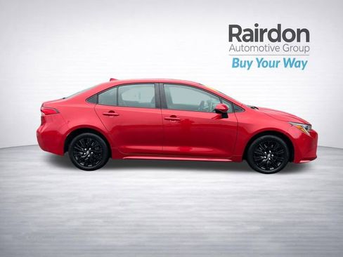 Used 2021 Toyota Corolla LE image 9