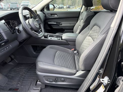 Used 2022 Nissan Pathfinder SV w/ SV Premium Package image 9