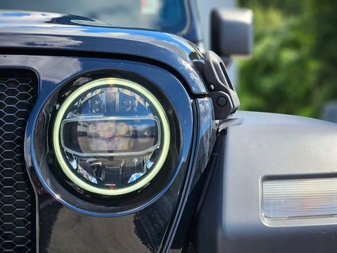 Used 2022 Jeep Wrangler Unlimited Sport AWD/4WD image 10