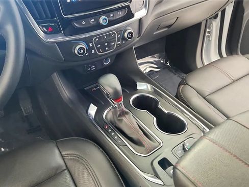 Used 2023 Chevrolet Traverse RS FWD image 35
