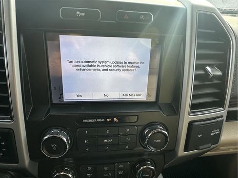 Used 2019 Ford F150 Lariat image 26