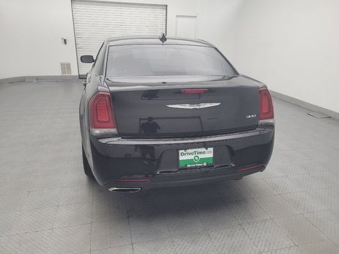 Used 2019 Chrysler 300 Touring w/ Sport Appearance Package RWD image 6