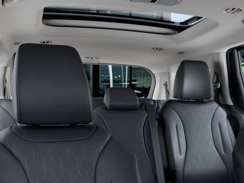 New 2026 Kia Carnival SX FWD image 27